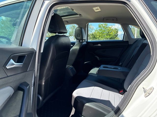 2026 Volkswagen Jetta SE - Photo 13