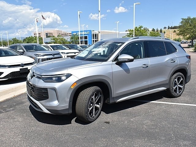 2025 Volkswagen Tiguan SE photo 3