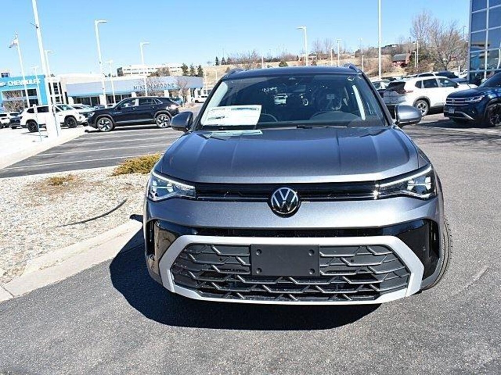 Used 2025 Volkswagen Taos SE SUV