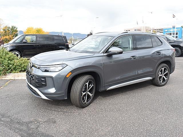 2025 Volkswagen Tiguan SE photo 3