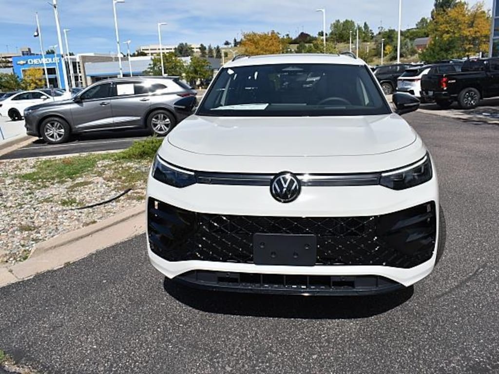 New 2025 Volkswagen Tiguan SE R-Line Black SUV