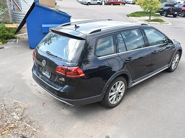 2017 Volkswagen Golf Alltrack SE photo 4