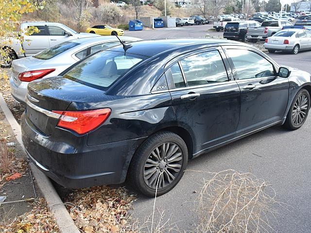 2012 Chrysler 200 Limited photo 4