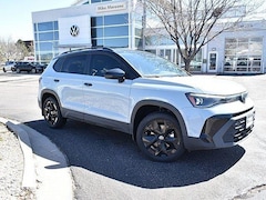 2025 Volkswagen Taos SE Black SUV