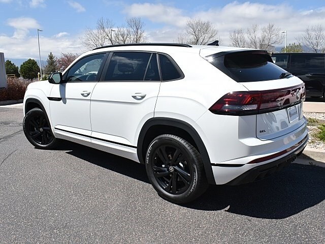 2025 Volkswagen Atlas Cross Sport SEL R-Line photo 4