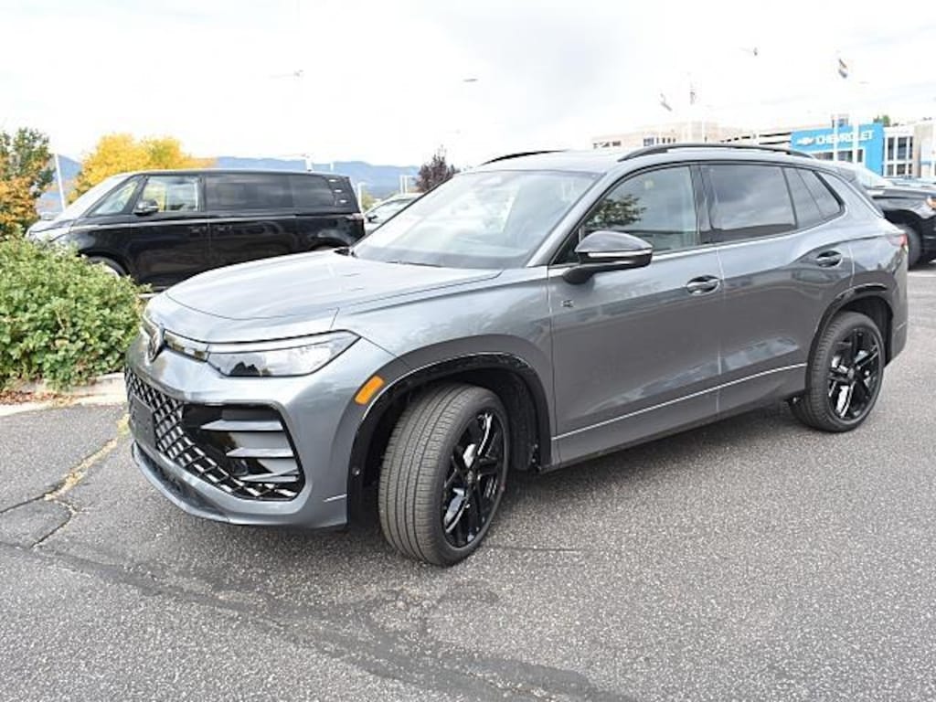 New 2025 Volkswagen Tiguan SE R-Line Black SUV