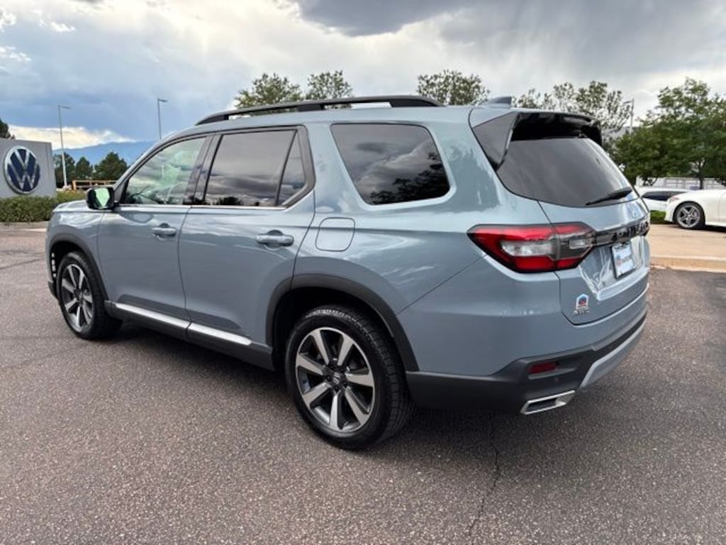 Used 2025 Honda Pilot Touring SUV