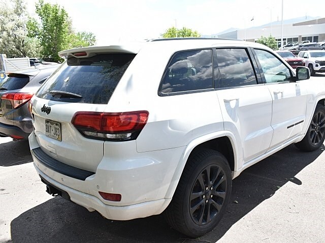 2017 Jeep Grand Cherokee Altitude photo 4