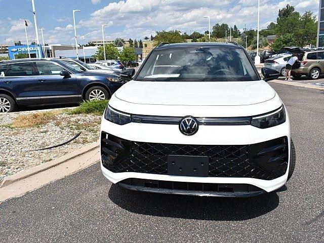 2025 Volkswagen Tiguan SE R-Line Black photo 2