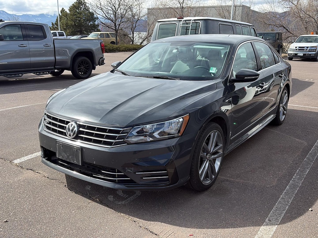 Used 2017 Volkswagen Passat R-Line w/Comfort Pkg Sedan