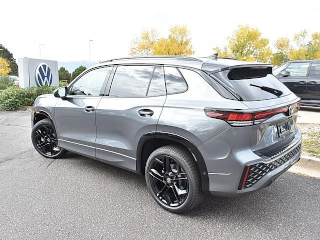 New 2025 Volkswagen Tiguan SE R-Line Black SUV