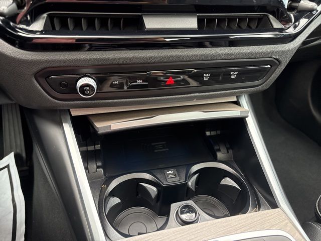 2025 BMW 3 Series 330i - Photo 22