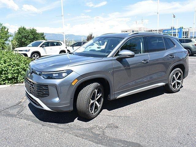 2025 Volkswagen Tiguan SE photo 3