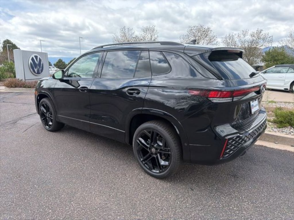 New 2026 Volkswagen Tiguan 2.0T SE R-Line Black SUV