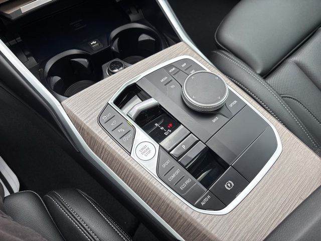 2025 BMW 3 Series 330i - Photo 23