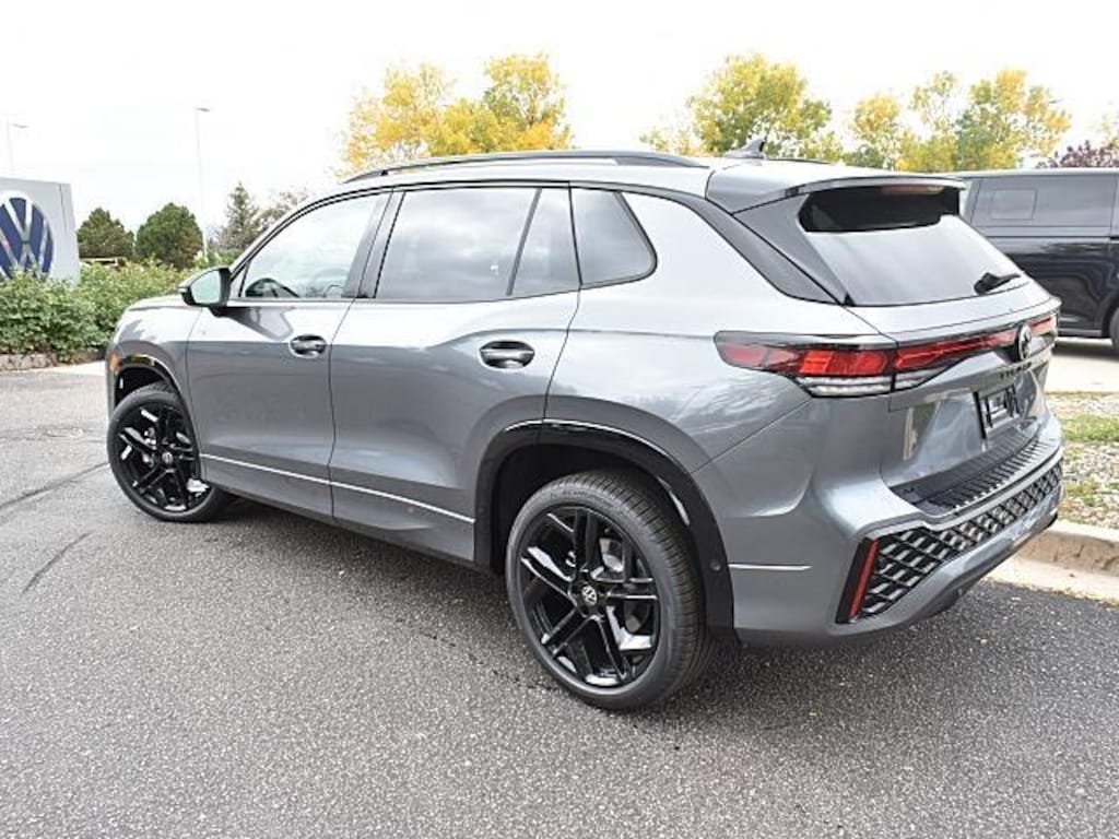 New 2025 Volkswagen Tiguan SE R-Line Black SUV