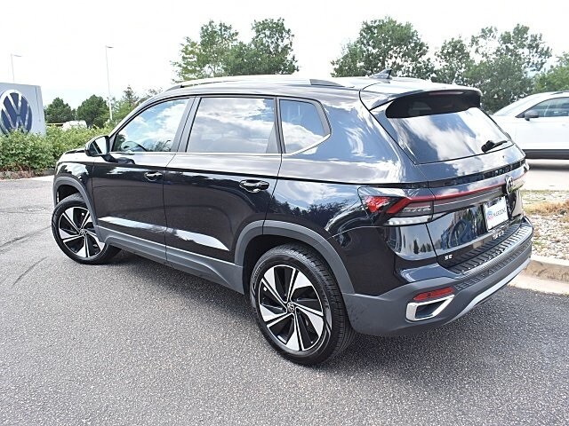 2025 Volkswagen Taos SE photo 4