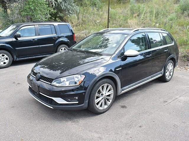 2017 Volkswagen Golf Alltrack SE photo 2