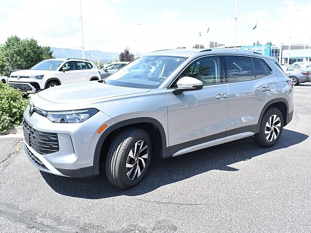 2025 Volkswagen Tiguan S photo 3