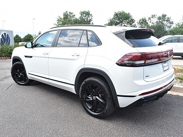 2025 Volkswagen Atlas Cross Sport SEL R-Line photo 3
