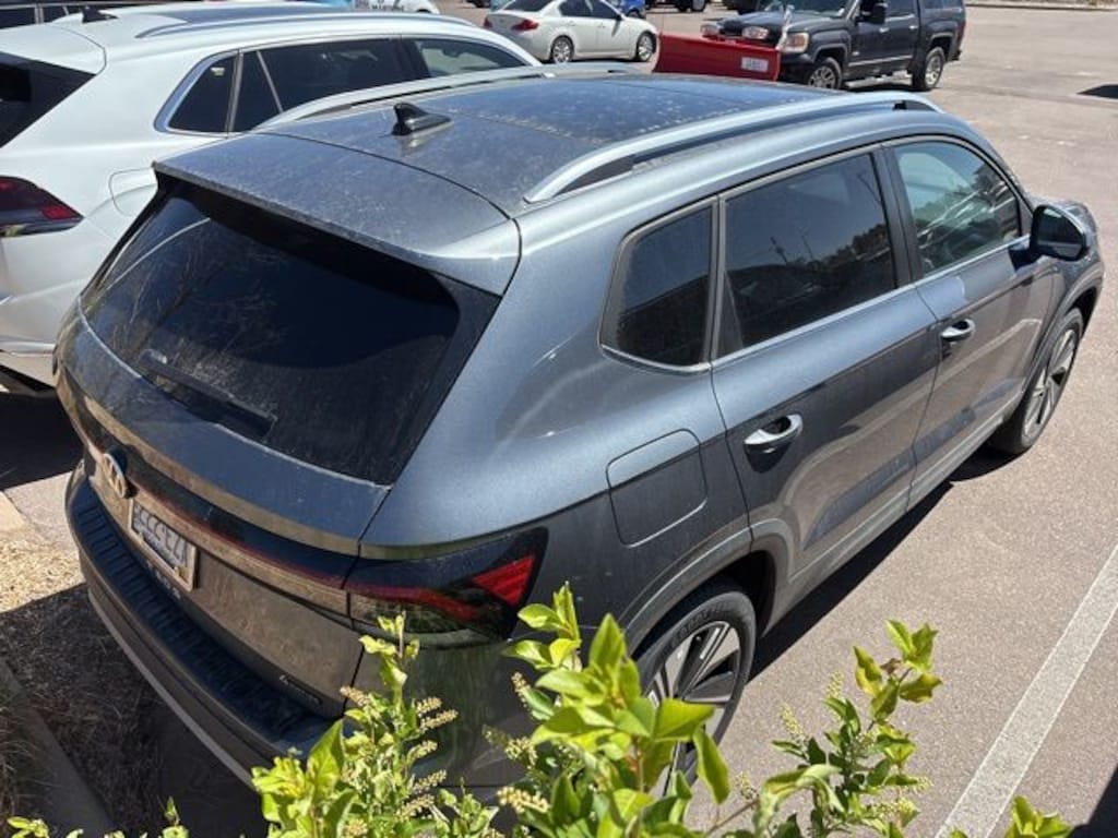 Used 2025 Volkswagen Taos 1.5T SE SUV