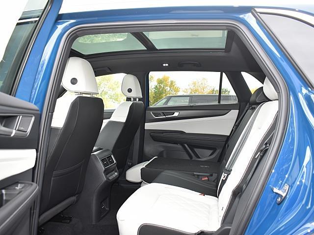 2026 Volkswagen Atlas Cross Sport SEL Premium R-LINE - Photo 8