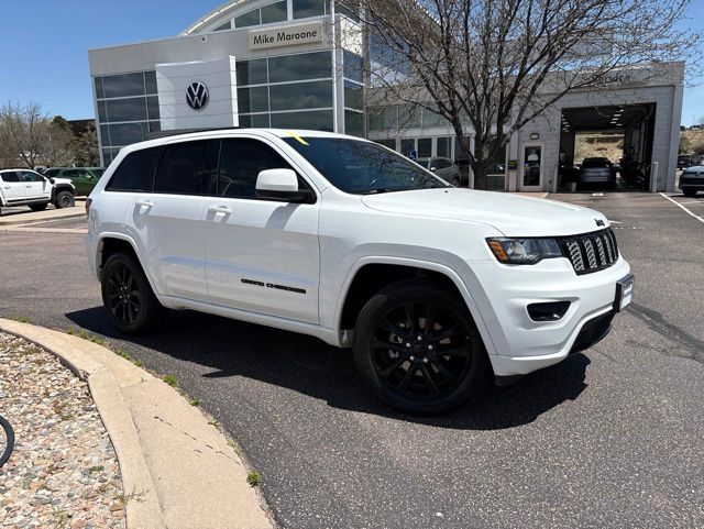 2019 Jeep Grand Cherokee Altitude 4WD's photo