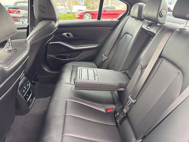 2025 BMW 3 Series 330i - Photo 15