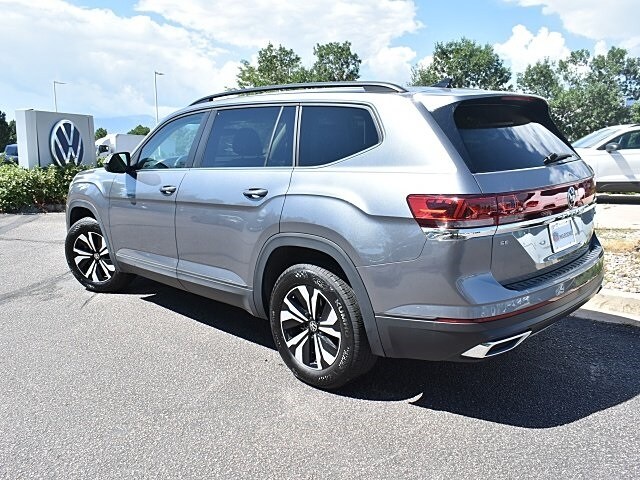 2025 Volkswagen Atlas SE photo 3