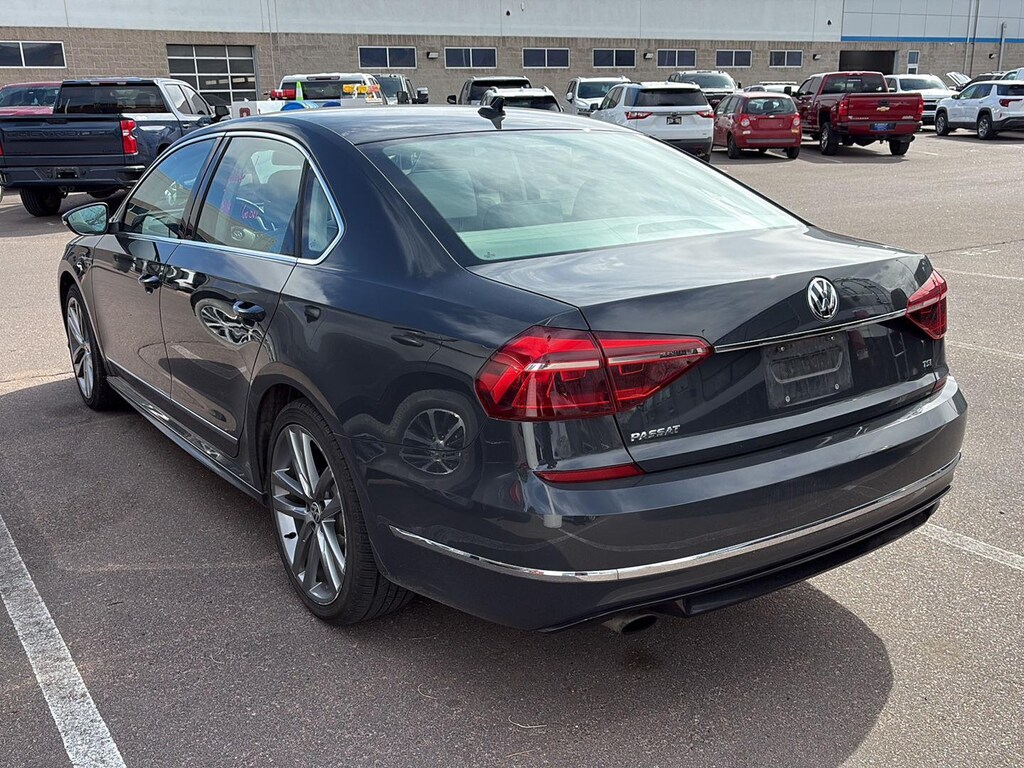 Used 2017 Volkswagen Passat R-Line w/Comfort Pkg Sedan
