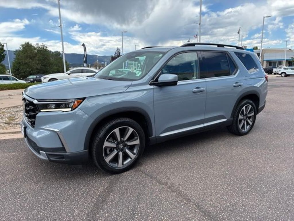 Used 2025 Honda Pilot Touring SUV