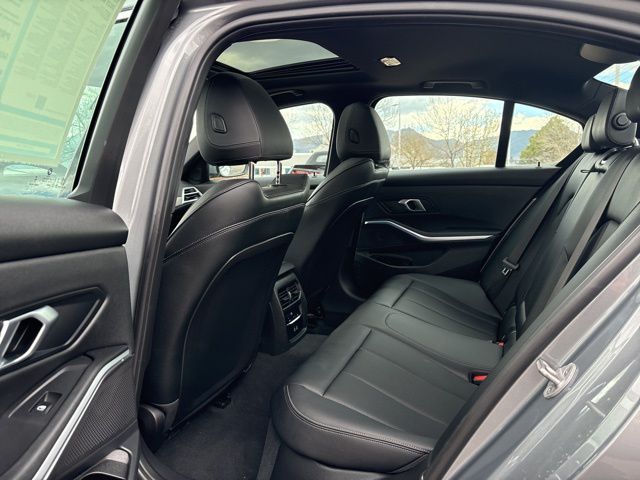 2025 BMW 3 Series 330i - Photo 14