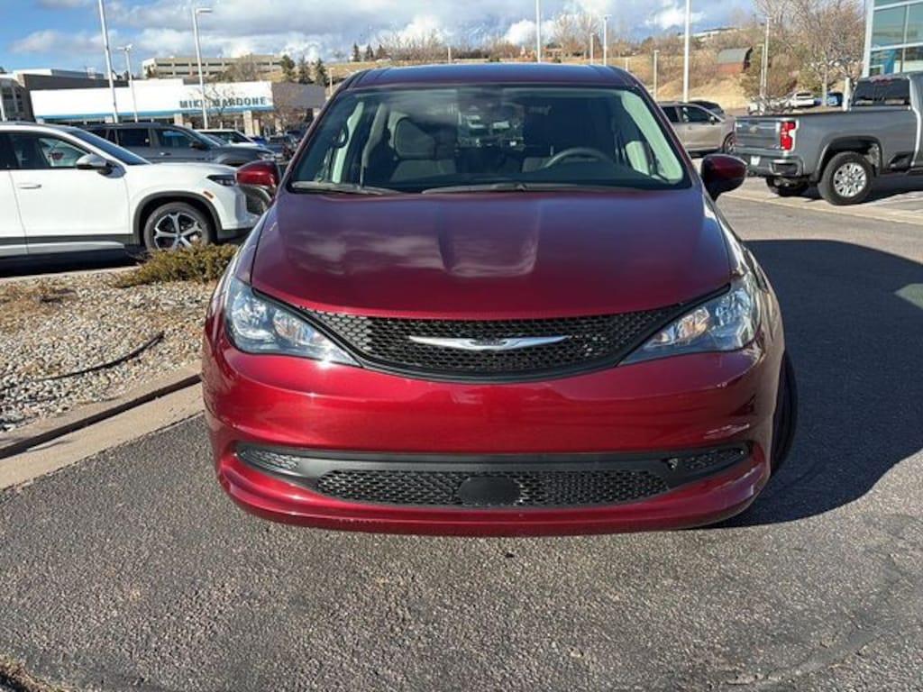 Used 2023 Chrysler Voyager LX Minivan/Van