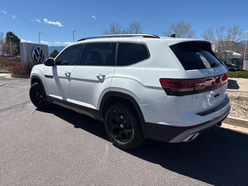 Used 2025 Volkswagen Atlas 2.0T Peak Edition SUV