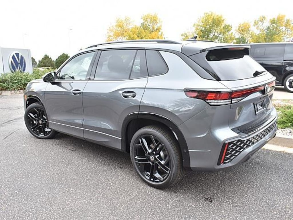 New 2025 Volkswagen Tiguan SE R-Line Black SUV