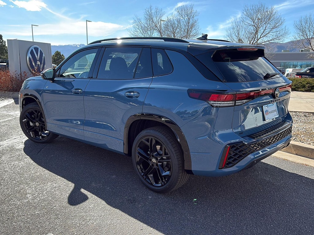 New 2026 Volkswagen Tiguan SE R-Line Black SUV