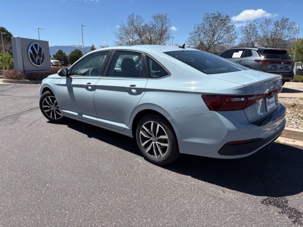 New 2026 Volkswagen Jetta 1.5T SE Sedan