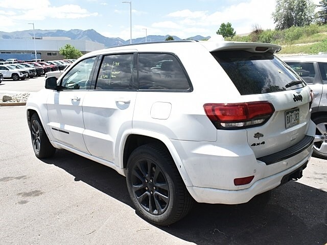 2017 Jeep Grand Cherokee Altitude photo 3