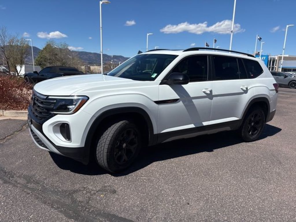 Used 2025 Volkswagen Atlas 2.0T Peak Edition SUV
