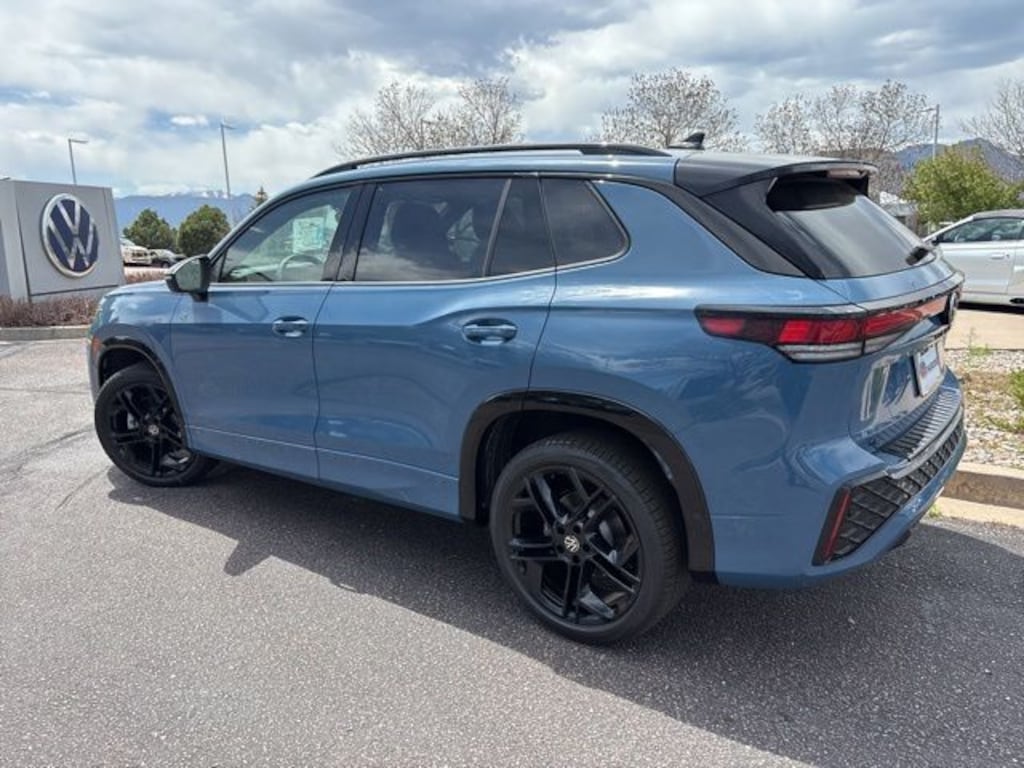 New 2026 Volkswagen Tiguan 2.0T SE R-Line Black SUV