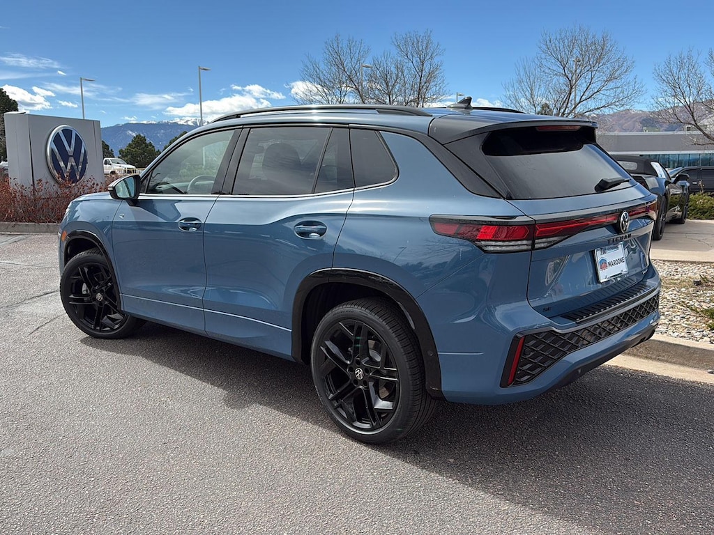 New 2026 Volkswagen Tiguan SE R-Line Black SUV