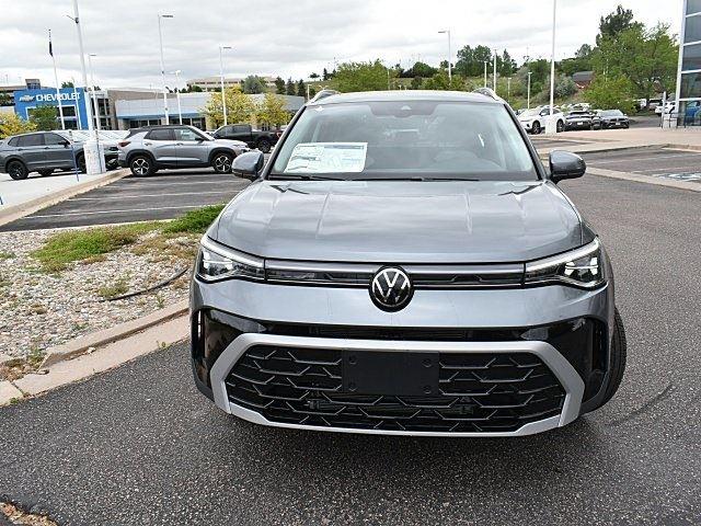 2025 Volkswagen Taos SEL photo 2
