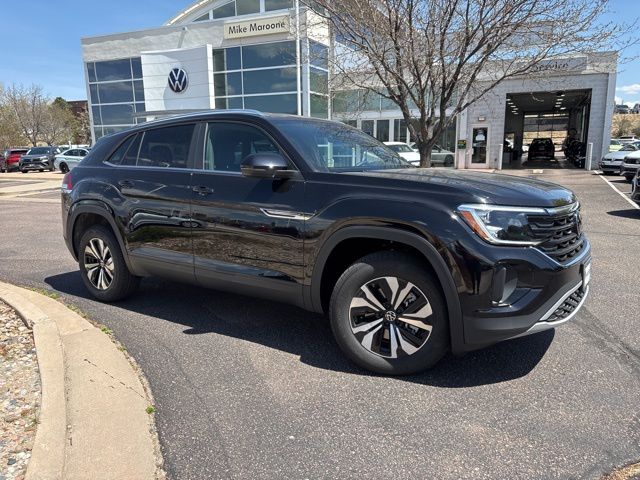 2026 Volkswagen Atlas Cross Sport 2.0T SE 4MOTION's photo