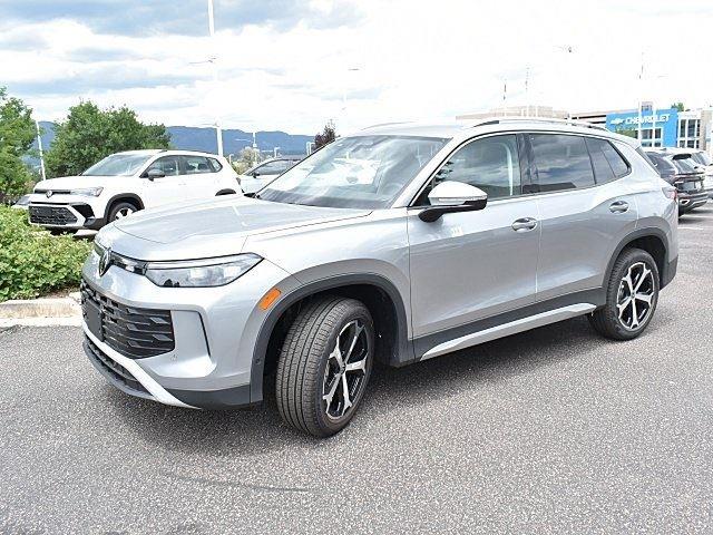 2025 Volkswagen Tiguan SE photo 3