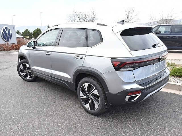2025 Volkswagen Taos SE photo 4