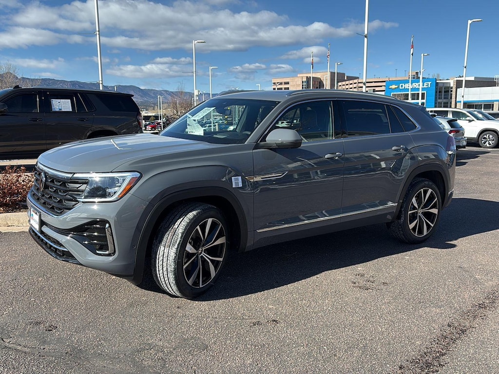 New 2026 Volkswagen Atlas Cross Sport 2.0T SEL Premium R-Line SUV