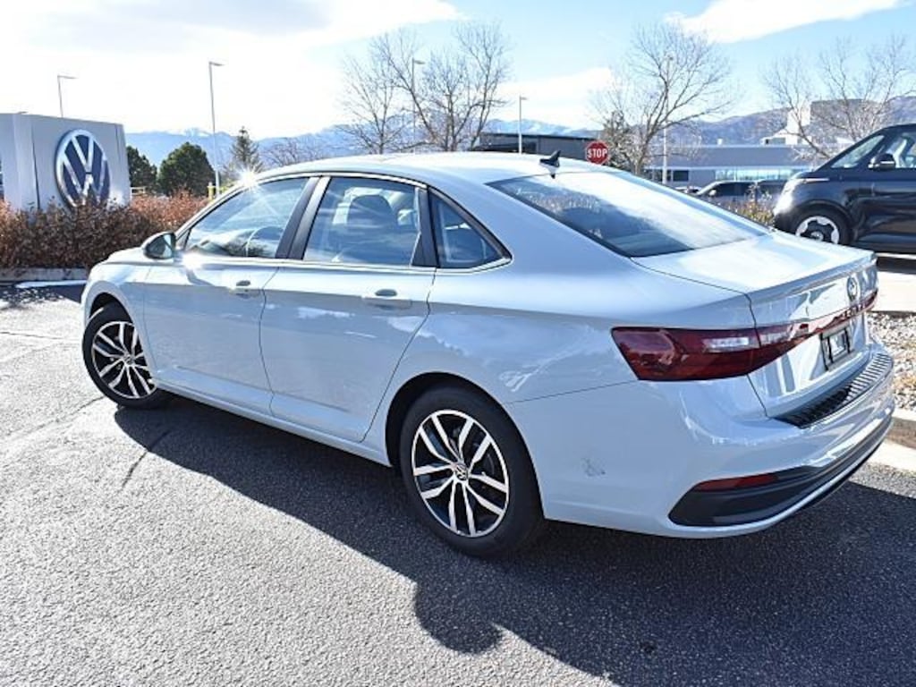 New 2026 Volkswagen Jetta SE Sedan