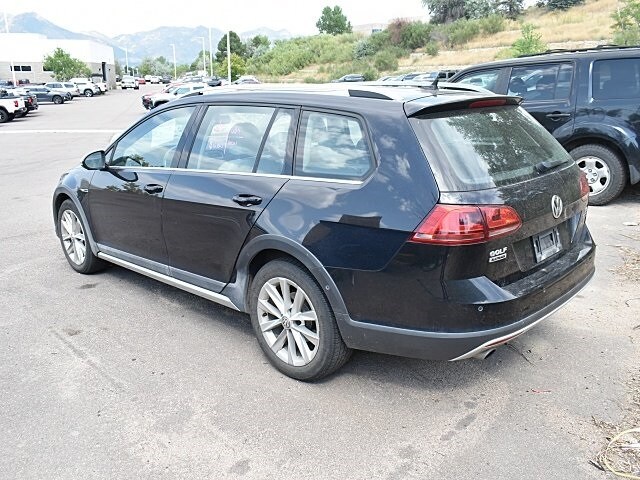 2017 Volkswagen Golf Alltrack SE photo 3