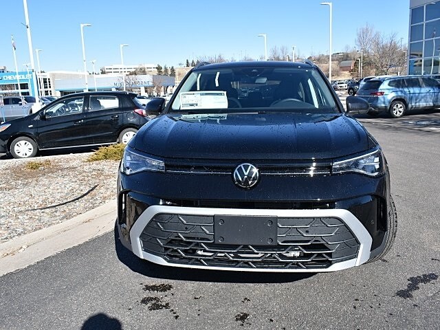 2025 Volkswagen Taos SE photo 2