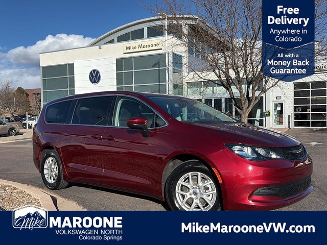 2023 Chrysler Voyager LX's photo